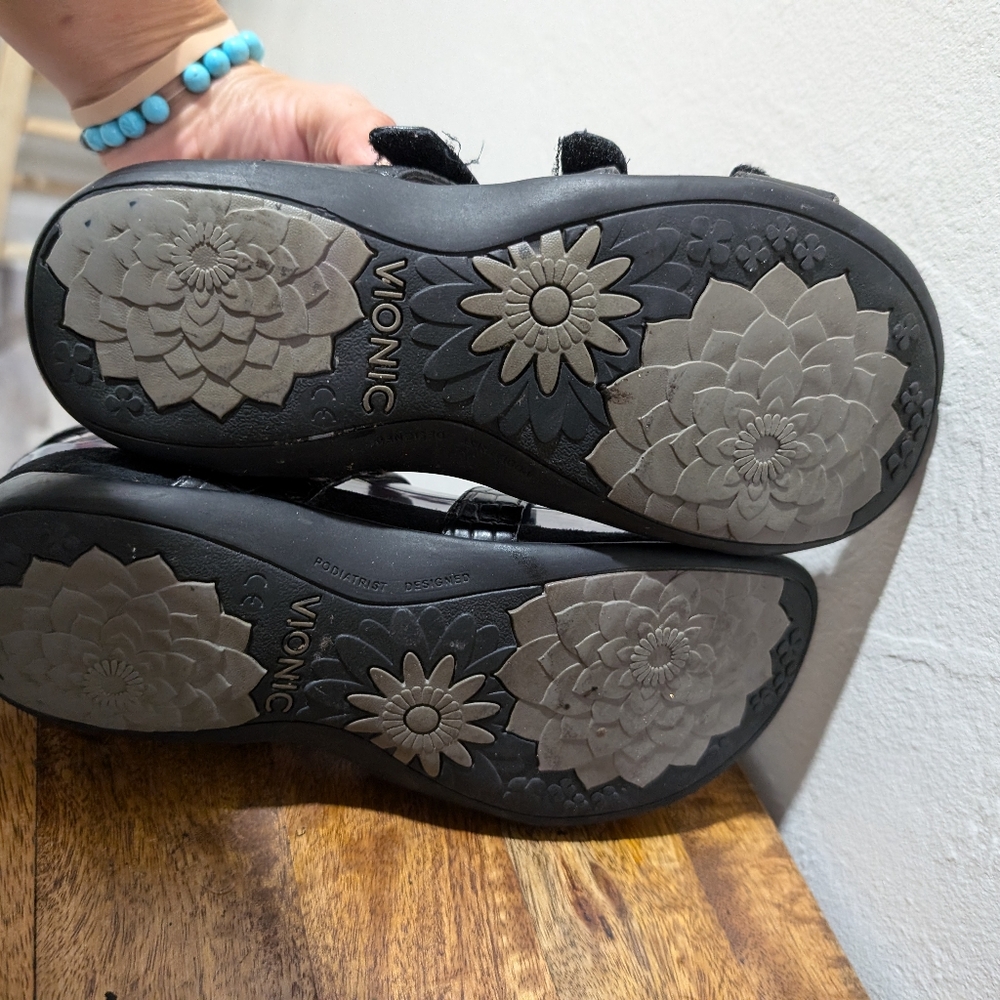 Vionic Amber Black Sandal size 7 - Picture 6 of 7